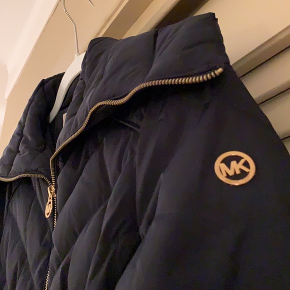 LIKE NEW Michael Kors black puffer coat - Picture 5 of 10